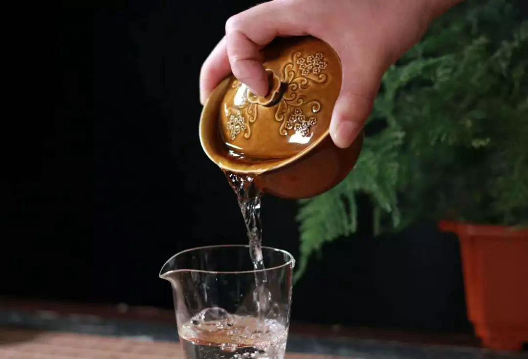 喝好茶，是要用蓋碗的