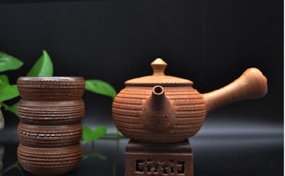 大宋定窯的這款開裂壺，隨壺贈送四個精美的開裂杯